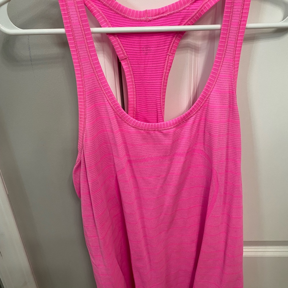 Lululemon tank!
